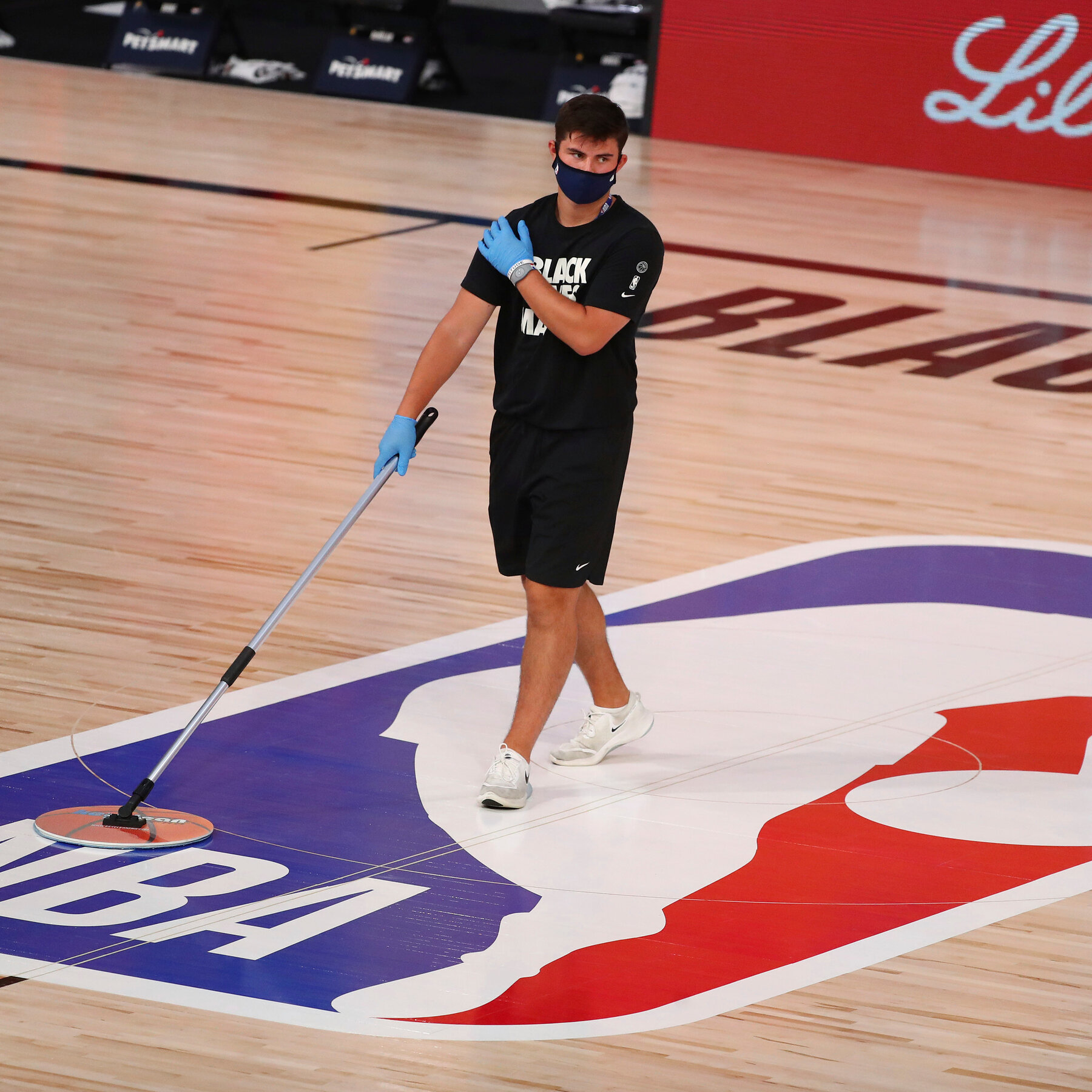 How Much Does a Nba Court Cleaner Make 