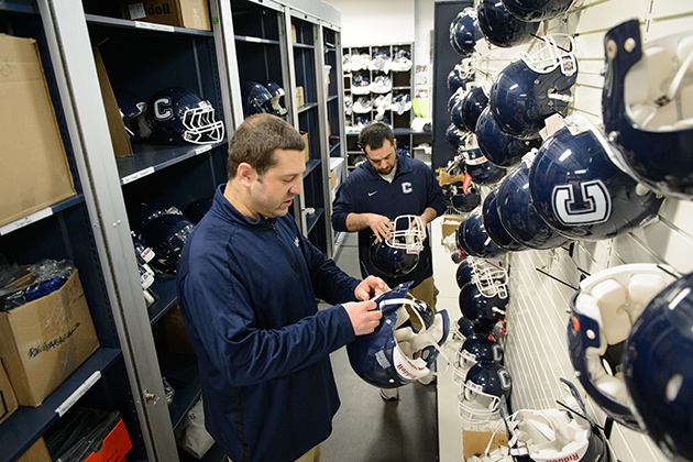 How Much Does an Equipment Manager Make in the Nfl 